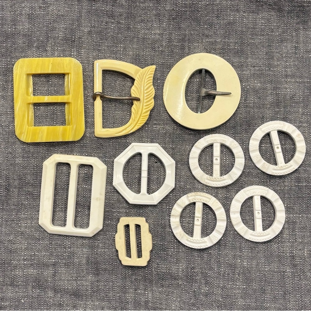 White & Yellow Plastic Buckle Lot